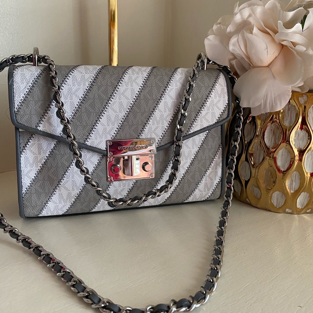 Brand née Micheal kors bah😍